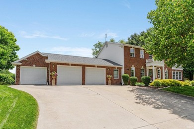 Custom built, one owner home is a jewel to behold. Features 4 - photo 3