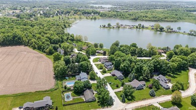 Custom built, one owner home is a jewel to behold. Features 4 - photo 8