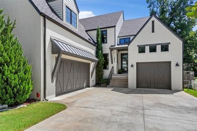 Beautiful 4 bed, 3 bath home with a 3 car garage in a prime - photo 3