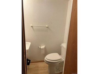 Welcome to this well-loved and beautifully maintained - photo 11