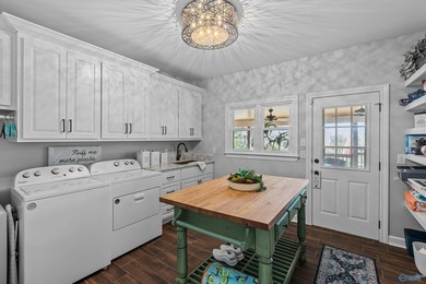 RARE OPPORTUNITY TO OWN 4.6 ACRE GATED ELEGANT COUNTRY STYLE - photo 17