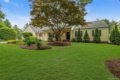 Nestled on a quiet private cul-de-sac, this beautiful 3-bedroom - photo 2