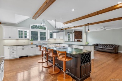 Nestled on a quiet private cul-de-sac, this beautiful 3-bedroom - photo 6