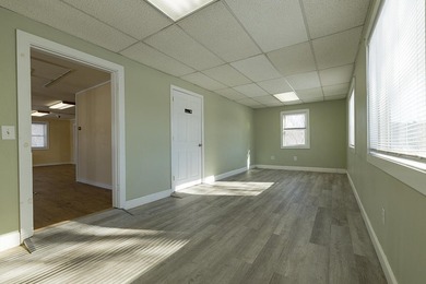 Tremendous commercial opportunity in a high-visibility location - photo 27