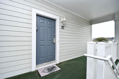 You will love this beautiful top floor end unit offering 2 - photo 3