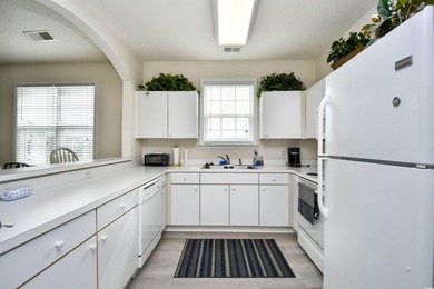 You will love this beautiful top floor end unit offering 2 - photo 4