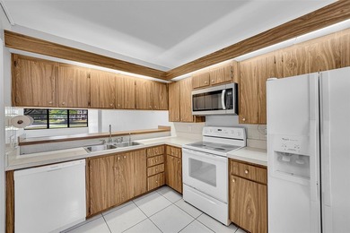 Investment opportunity or the perfect place to call home! Rarely - photo 8