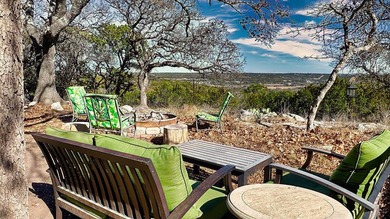 Spectacular and Long Range Country Views. End of road privacy, 1 - photo 3