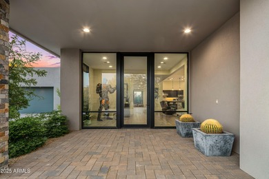 A striking example of contemporary design, this single-level - photo 7