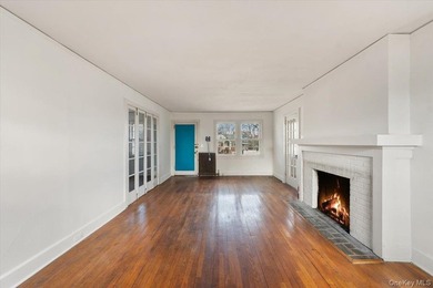 This classic Dutch Colonial house is set on an extra-large lot - photo 4