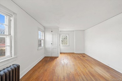 This classic Dutch Colonial house is set on an extra-large lot - photo 5