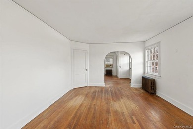 This classic Dutch Colonial house is set on an extra-large lot - photo 6