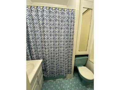 Very large and spacious two family home for sale in the - photo 10