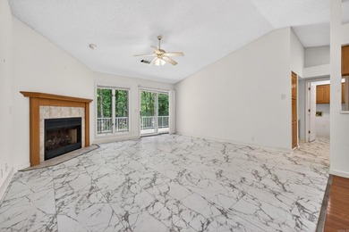 Flat lot with easy all one -level living, centrally located and - photo 12