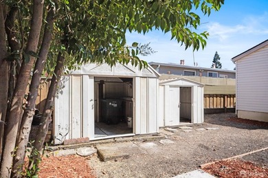 This classic Redwood City home has been thoughtfully refreshed - photo 22