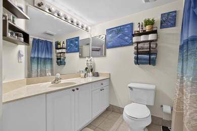 Beautiful third floor condo located in the desirable community - photo 12