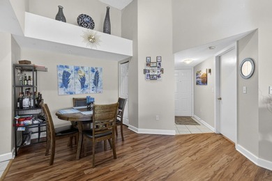Beautiful third floor condo located in the desirable community - photo 17