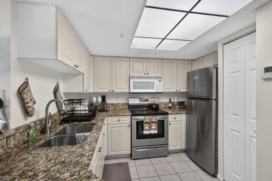 Beautiful third floor condo located in the desirable community - photo 19
