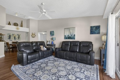 Beautiful third floor condo located in the desirable community - photo 29