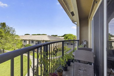 Beautiful third floor condo located in the desirable community - photo 34