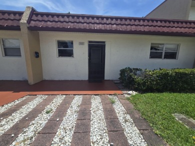 Lake Condo For Sale in West Palm Beach, Florida