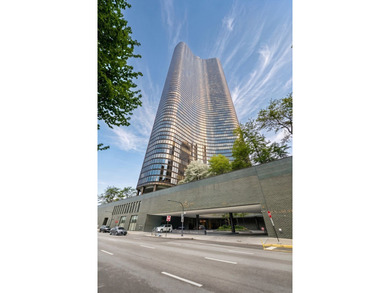 An extraordinary and rarely available combined residence - photo 1
