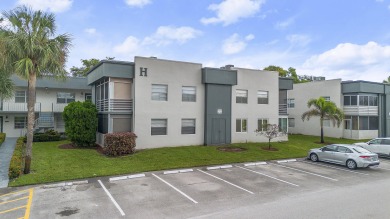 Floral Lakes  Condo For Sale in Delray Beach Florida