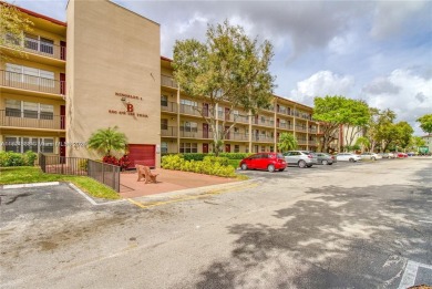 Lake Condo Sale Pending in Pembroke Pines, Florida