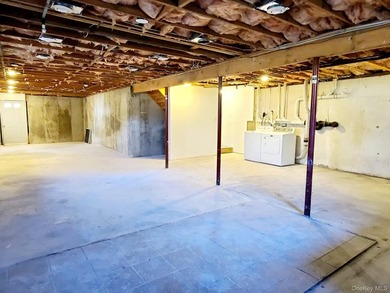 Newly Renovated Victorian with 4 Bedrooms/ 2.5 Baths, Full - photo 31