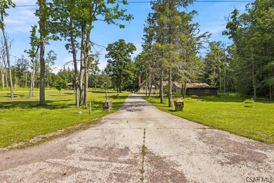 Welcome to this charming 2-bedroom, 2-bath A-Frame home nestled - photo 36