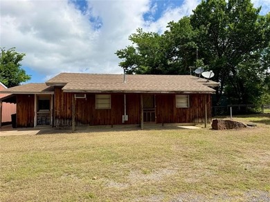 OPPORTUNITY AWAITS with this unique property just a short - photo 1