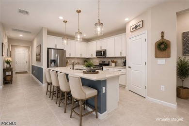 IMMEDIATE MOVE-IN LAKEFRONT OPPORTUNITY WITH PREMIUM UPGRADES - photo 4