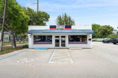 301 NE 1st St - photo 2