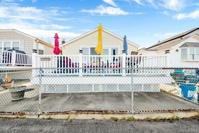 (private lake, pond, coastal) Home For Sale in Bronx New York