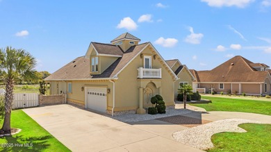 Luxury Living Redefined - Custom Home with Private Wildlife - photo 3