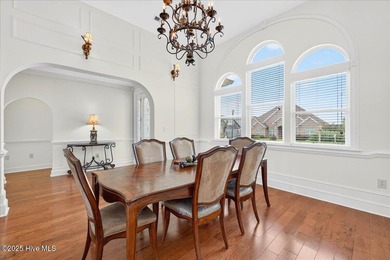 Luxury Living Redefined - Custom Home with Private Wildlife - photo 9