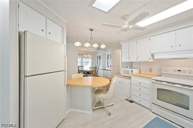 Welcome to easy Florida living in the sought-after Lake - photo 6