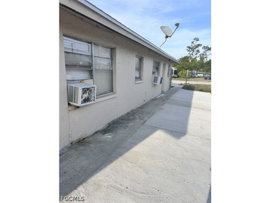 Well maintained Duplex 2 bedrooms 1.5 bath each side. The - photo 1