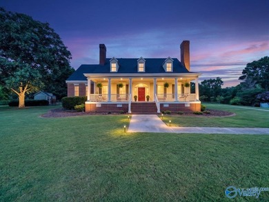 Executive Southern Living Home Near Lake Guntersville in the - photo 2