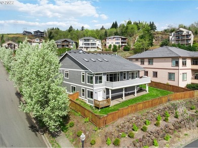 Awesome ranch style home with Columbia River and Mount Hood - photo 3