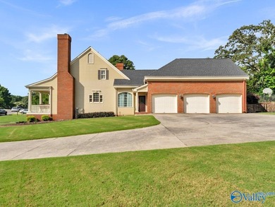 Executive Southern Living Home Near Lake Guntersville in the - photo 4