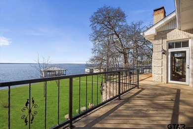 Timeless Living on the Open Waters of Lake Palestine  Light - photo 33