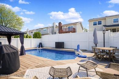 Main house has 3 bedrooms 3 baths - Side ground level apartment - photo 34