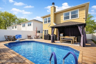 Main house has 3 bedrooms 3 baths - Side ground level apartment - photo 36
