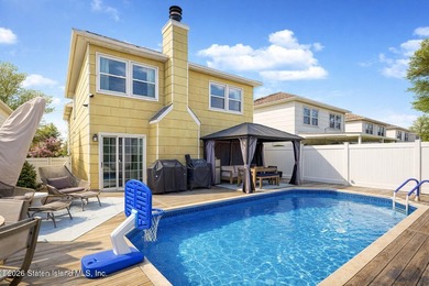 Main house has 3 bedrooms 3 baths - Side ground level apartment - photo 37