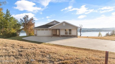 Looking for the ultimate lake life setup? This practically - photo 38