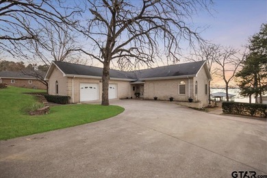 Timeless Living on the Open Waters of Lake Palestine  Light - photo 45