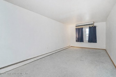 Main house has 3 bedrooms 3 baths - Side ground level apartment - photo 45