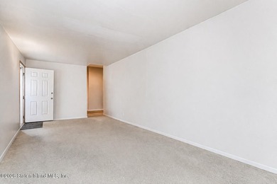 Main house has 3 bedrooms 3 baths - Side ground level apartment - photo 46