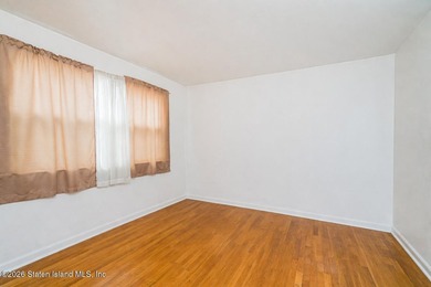 Main house has 3 bedrooms 3 baths - Side ground level apartment - photo 47